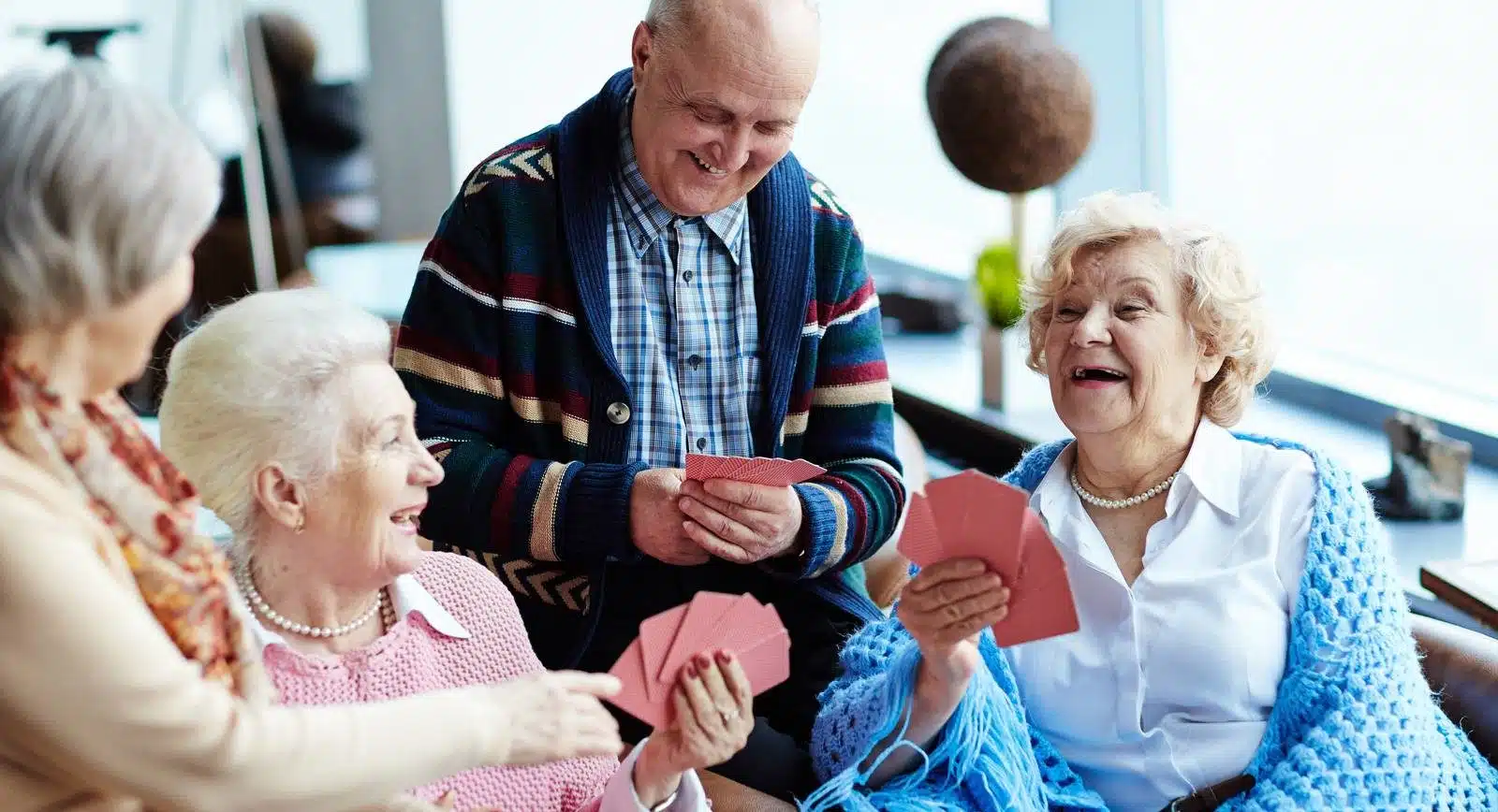 Comment les seniors peuvent rester actifs grâce aux loisirs