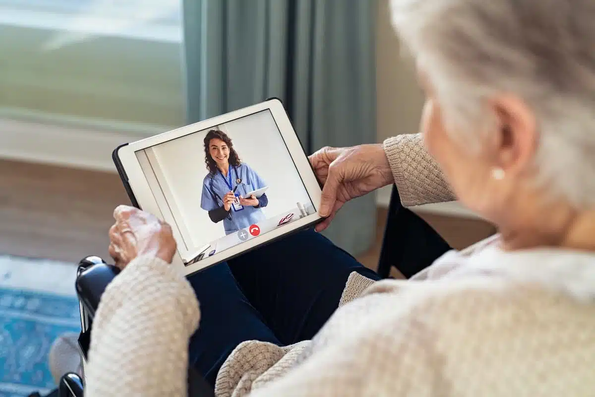 Aide aux seniors pour l’utilisation des nouvelles technologies